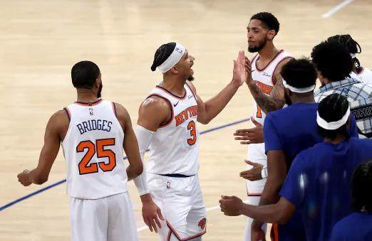 星空体育官网下载-【现场】361刀票价见证疯狂 纽约逆转创季后赛纪录