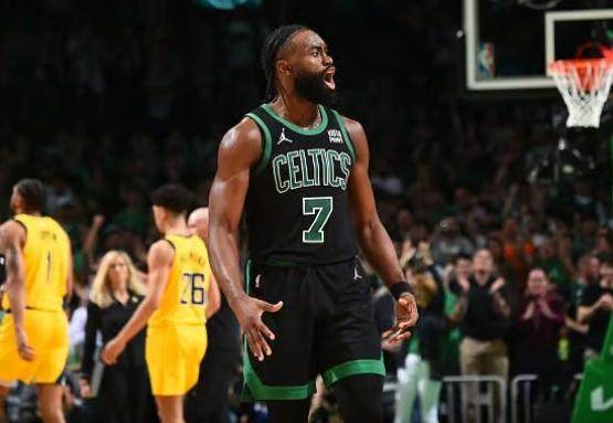 星空体育官网-步行者黔驴技穷 0比2逆转绿军仅有那个男人曾做到