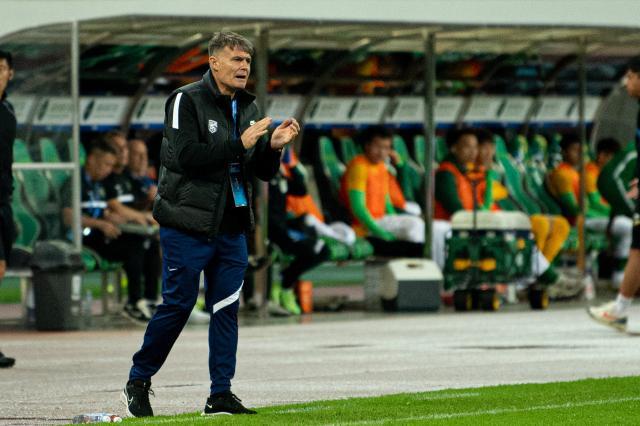 三镇逆转最紧张一战再获门将大礼：我们赢在没放弃