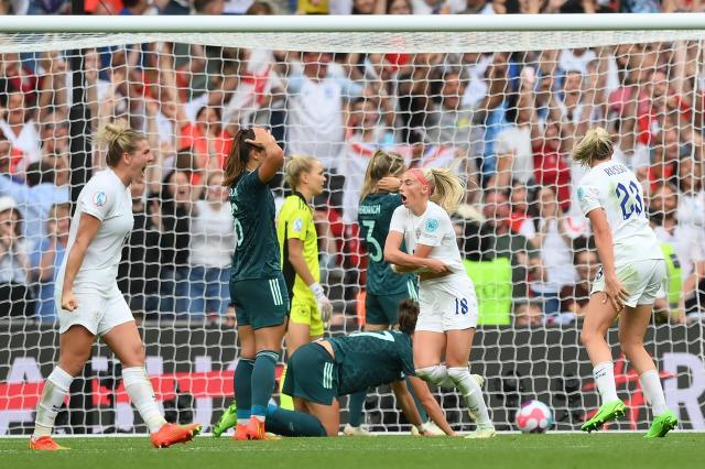 星空体育官网-加时赛制胜 两名超级替补导演女足欧洲杯“回家”！